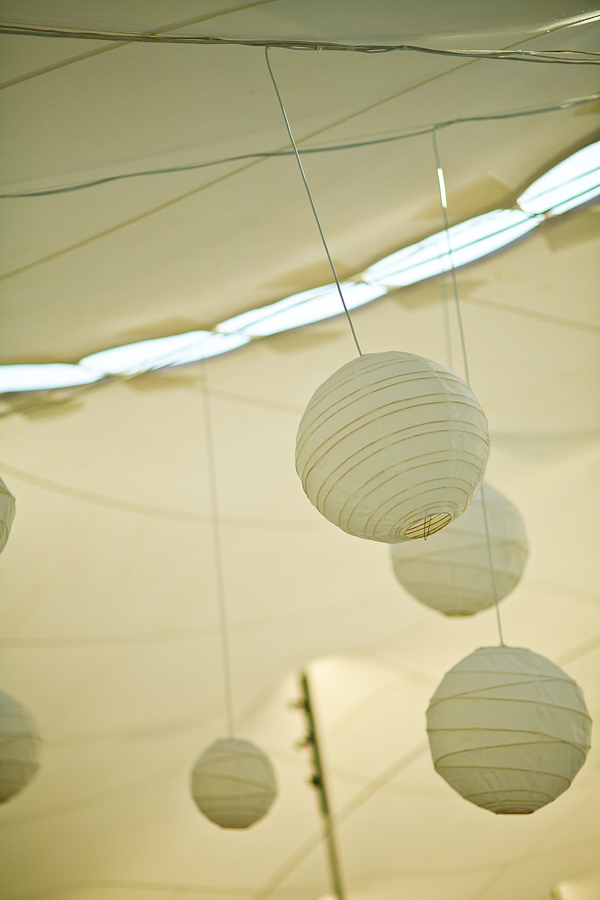 wedding photo by Eric Uys Photography, reception, paper lanterns